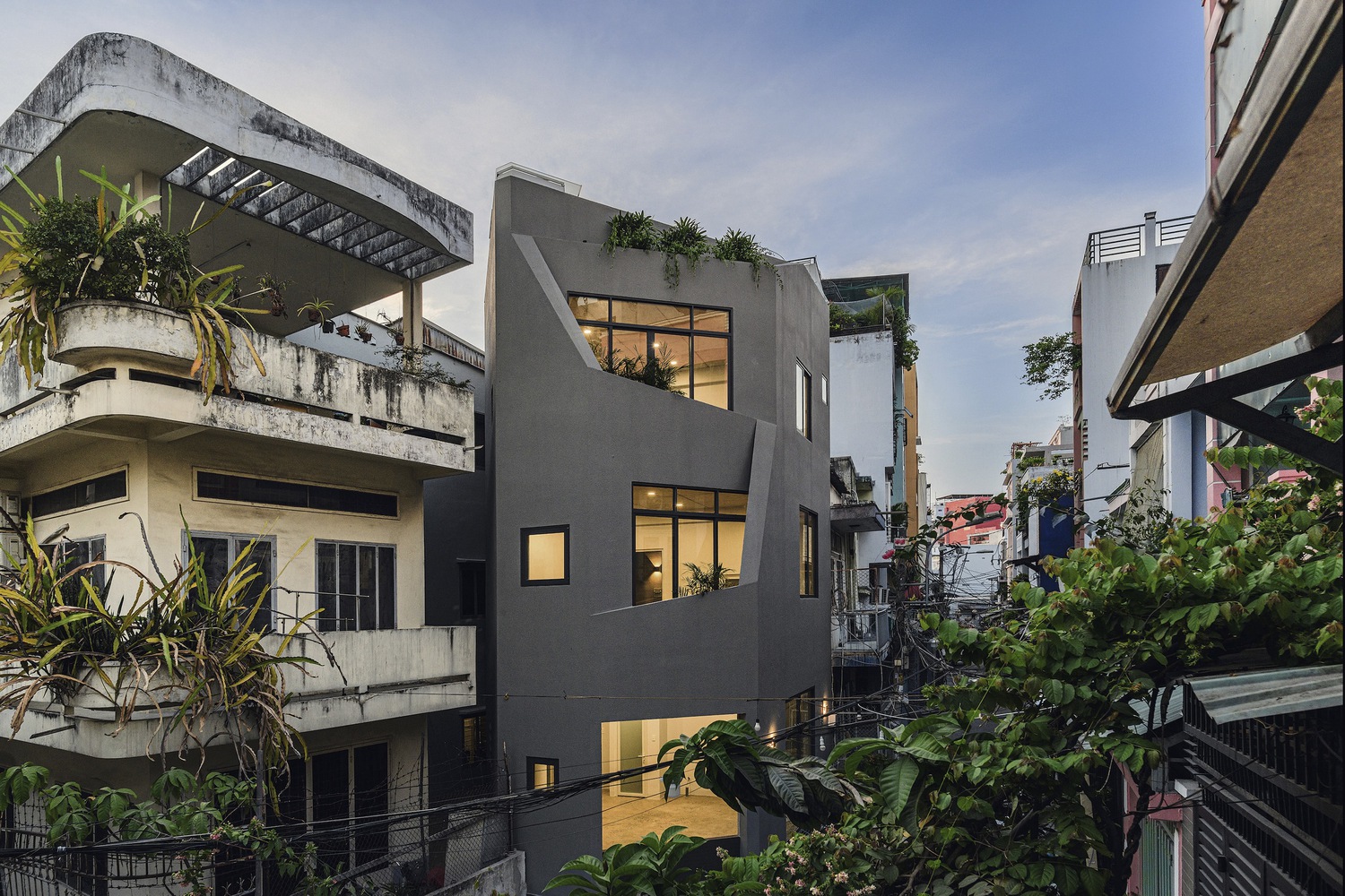 Innovative Urban Architecture: The Cornerstone House by ROOM+ Design ...