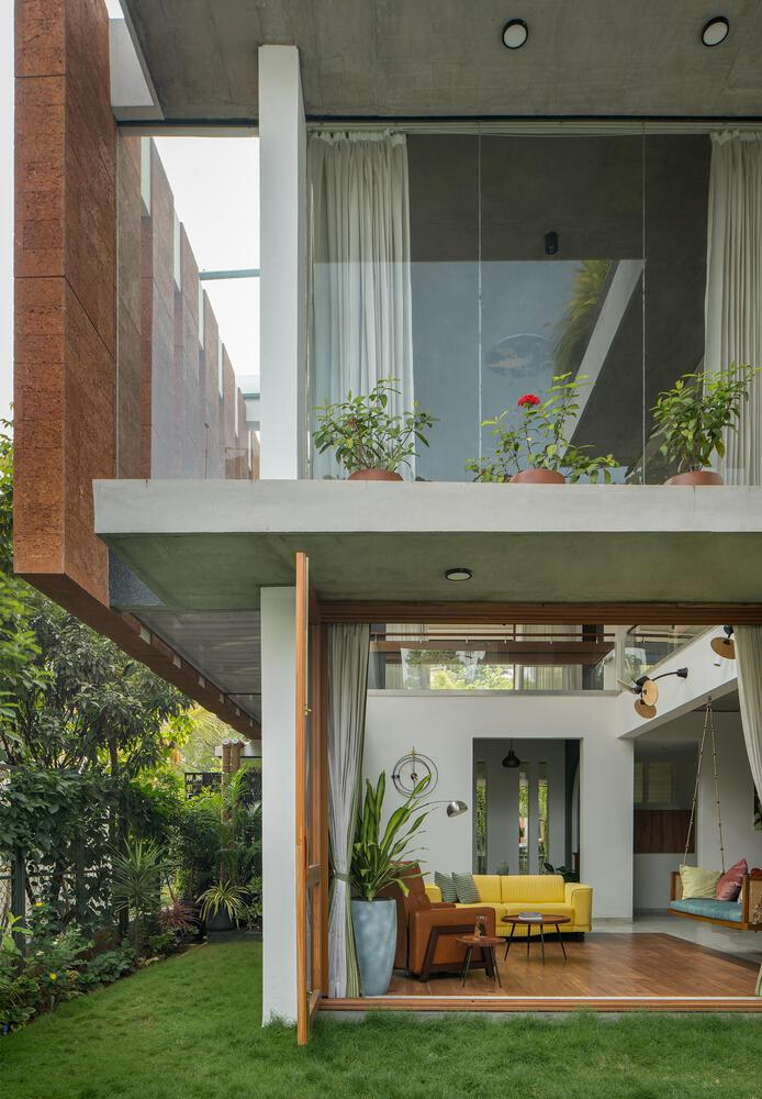 Eco-Friendly Luxury Homes: How to Build One | Sustainoverse