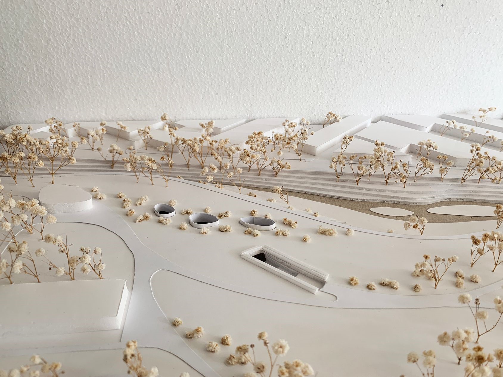 Model illustrating the project's integration with the river landscape.