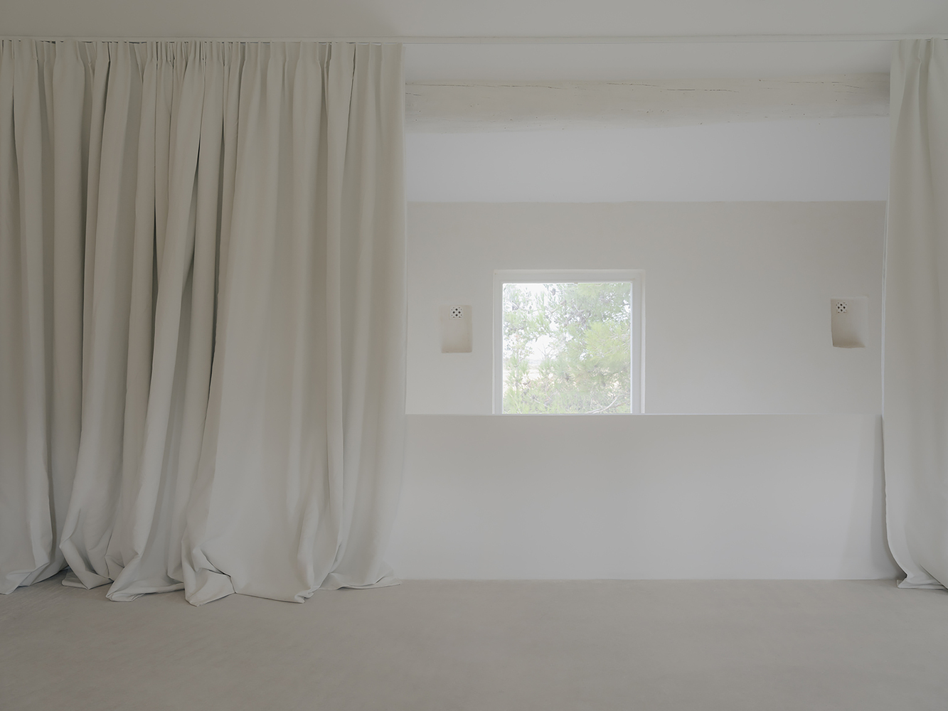 All Photographs are woork of Jean-Baptiste Thiriet