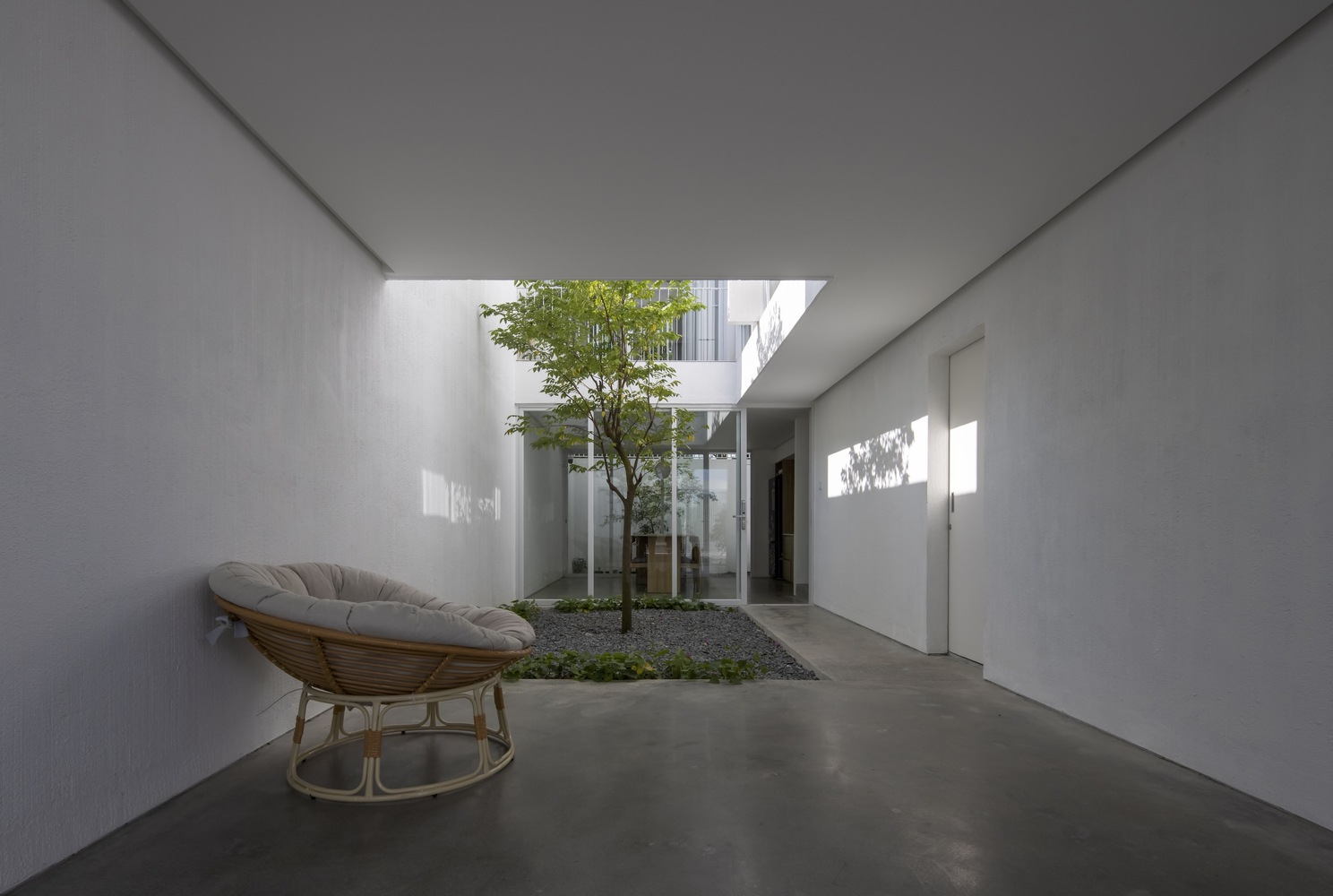 All Photographs are woek of Hoang Le