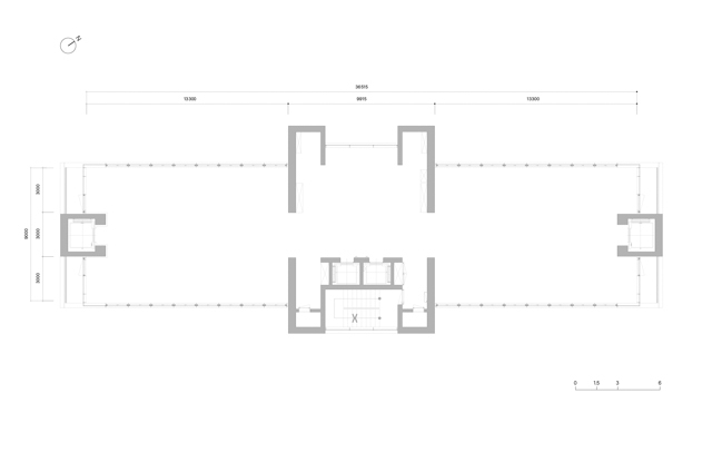 Structural plan: rectangular floor plate with central service core, two symmetrical display zones, dimensions noted