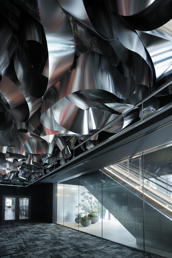 Dynamic Office Design: Waterscape Office by Moriyuki Ochiai