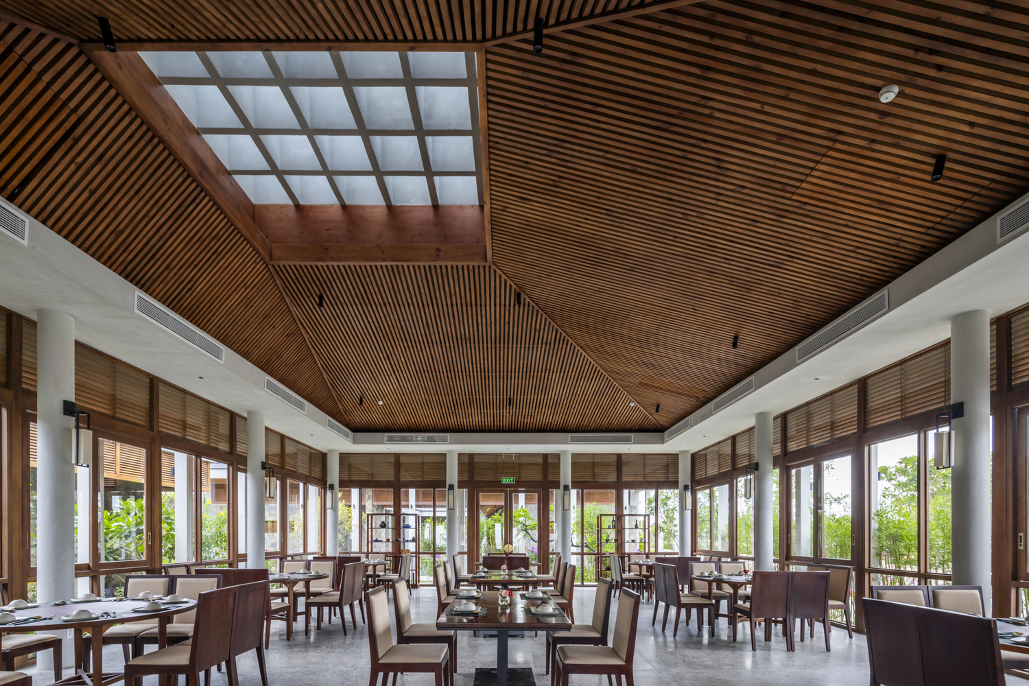 Sustainable Tropical Architecture: Hai Au Restaurant