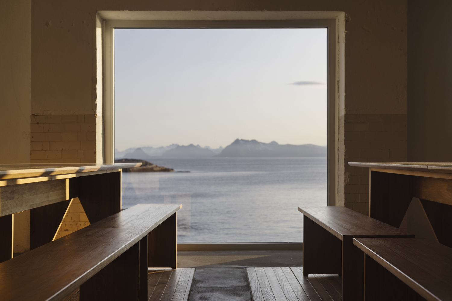 All photographs are works of Andrea Gjestvang, Elin Fröderberg