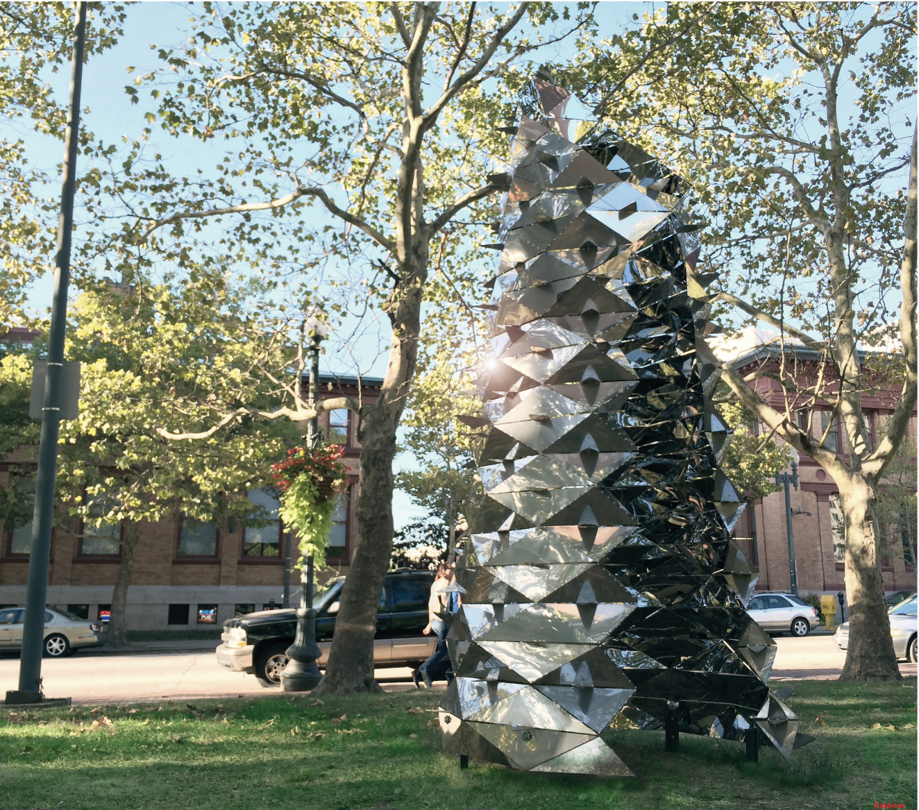 Daylight Interaction – Sunlight bouncing off the geometric facets of the installation.