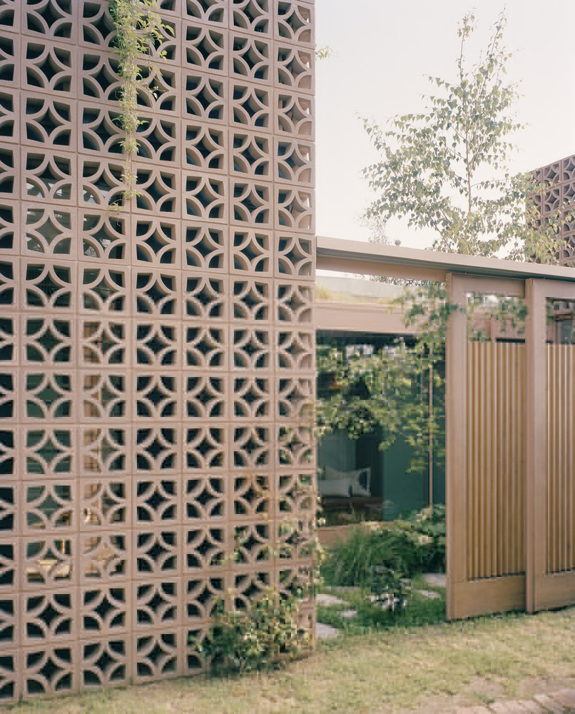 All photographs are works of Rory Gardiner