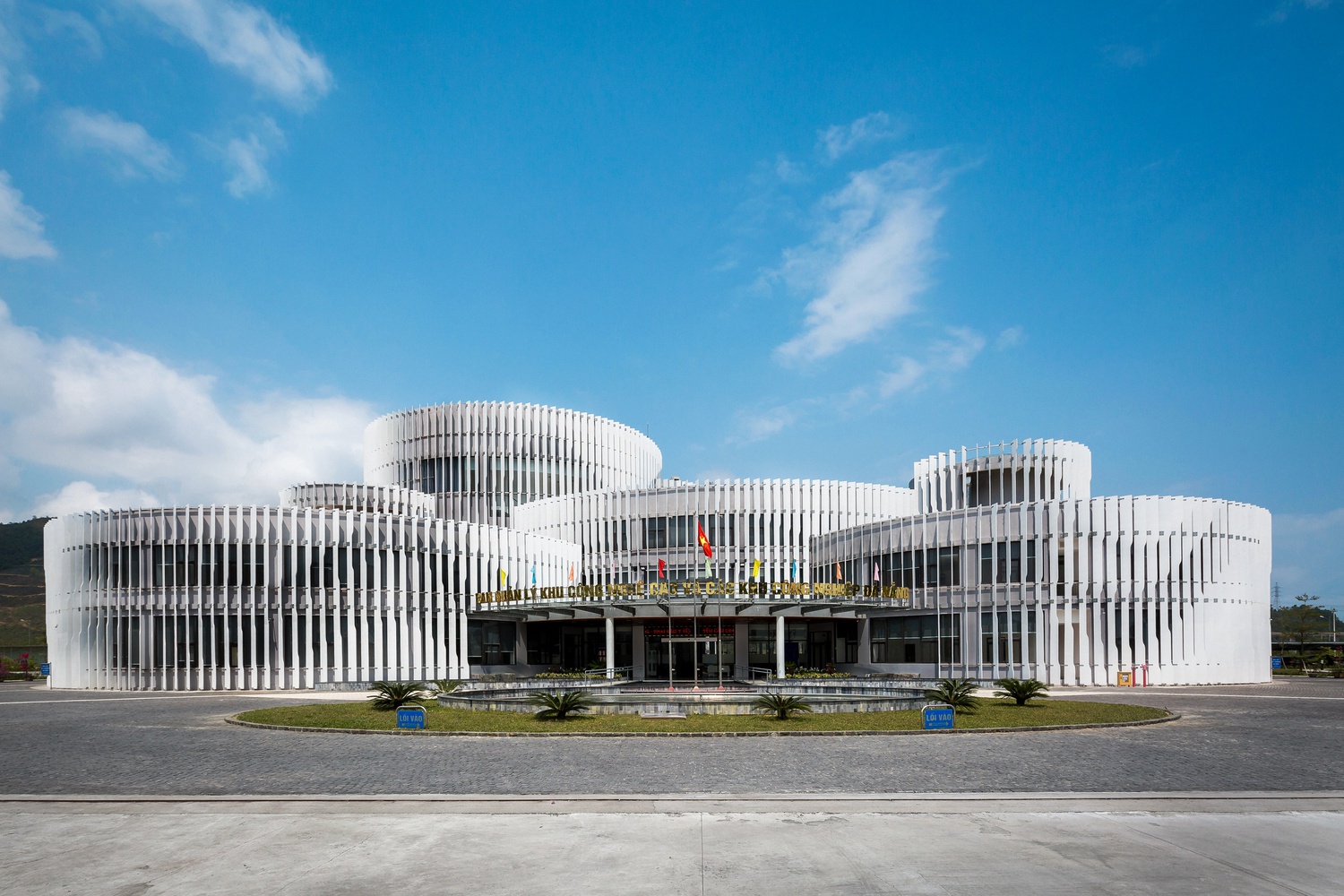 Da Nang Hi-Tech Park Headquarters by HUNI Architectes