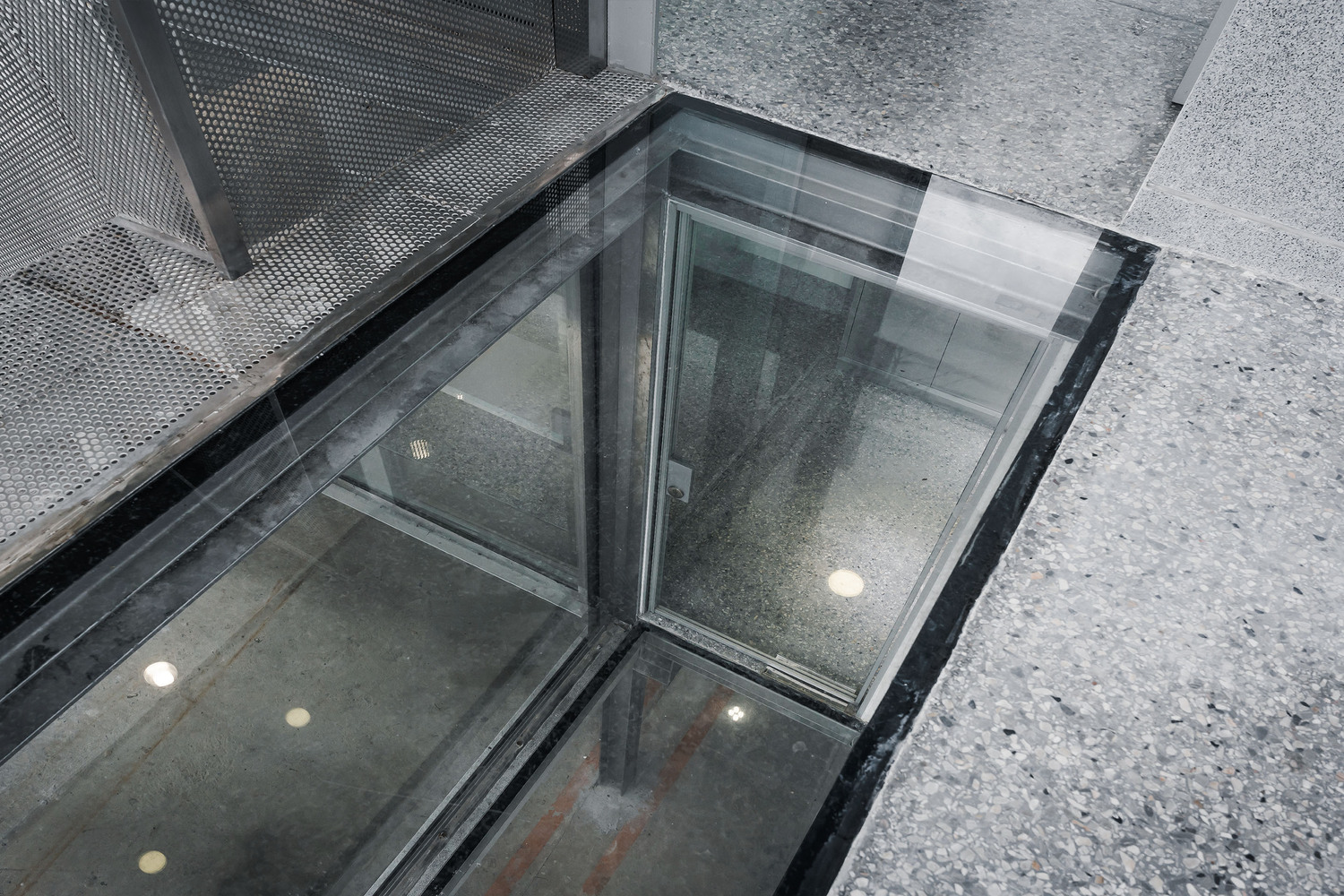 All photographs are works of Surachet Kriengnarongdech