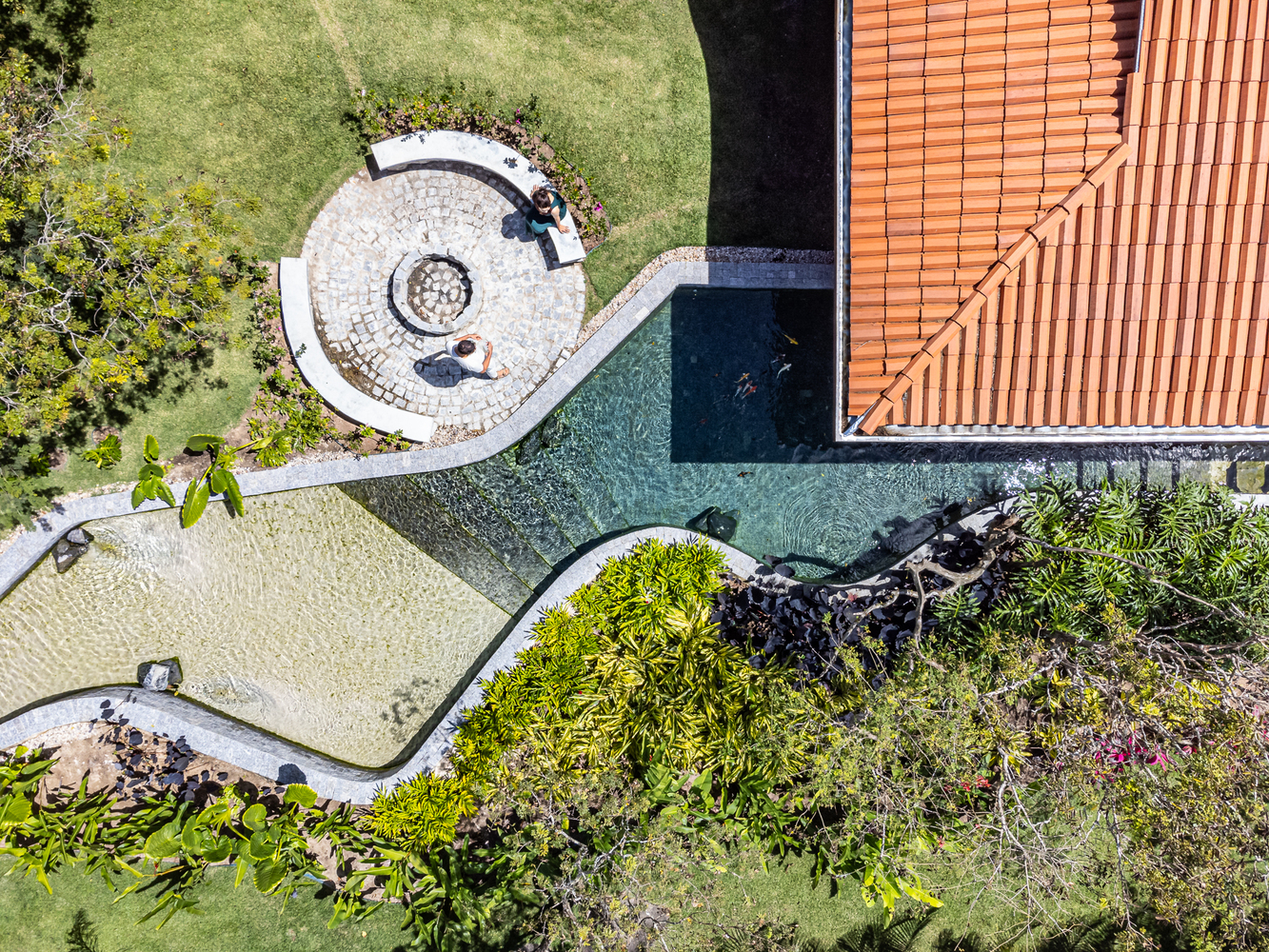 All photographs are works of Walter Dias