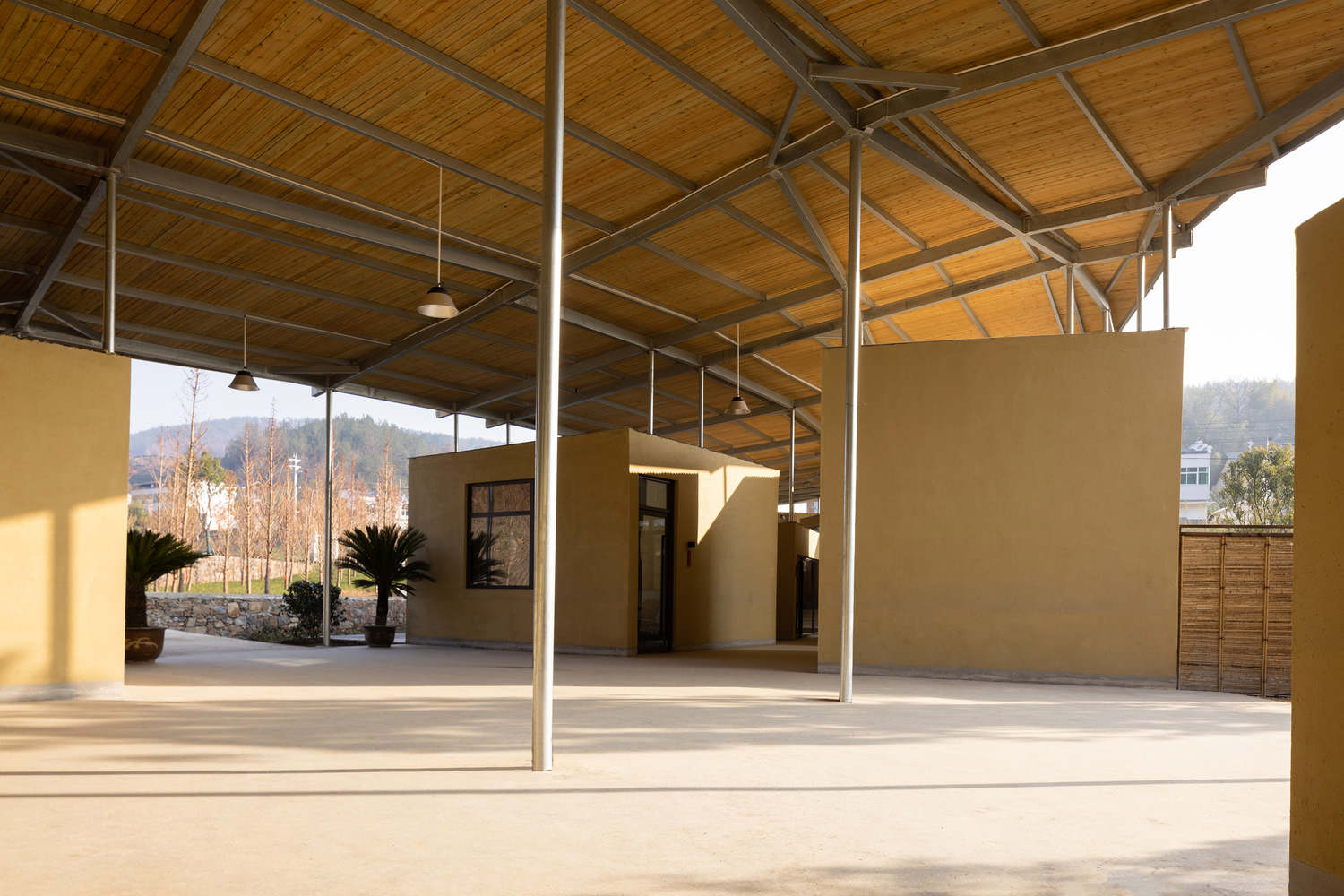 All photographs are works of Archi-Translato