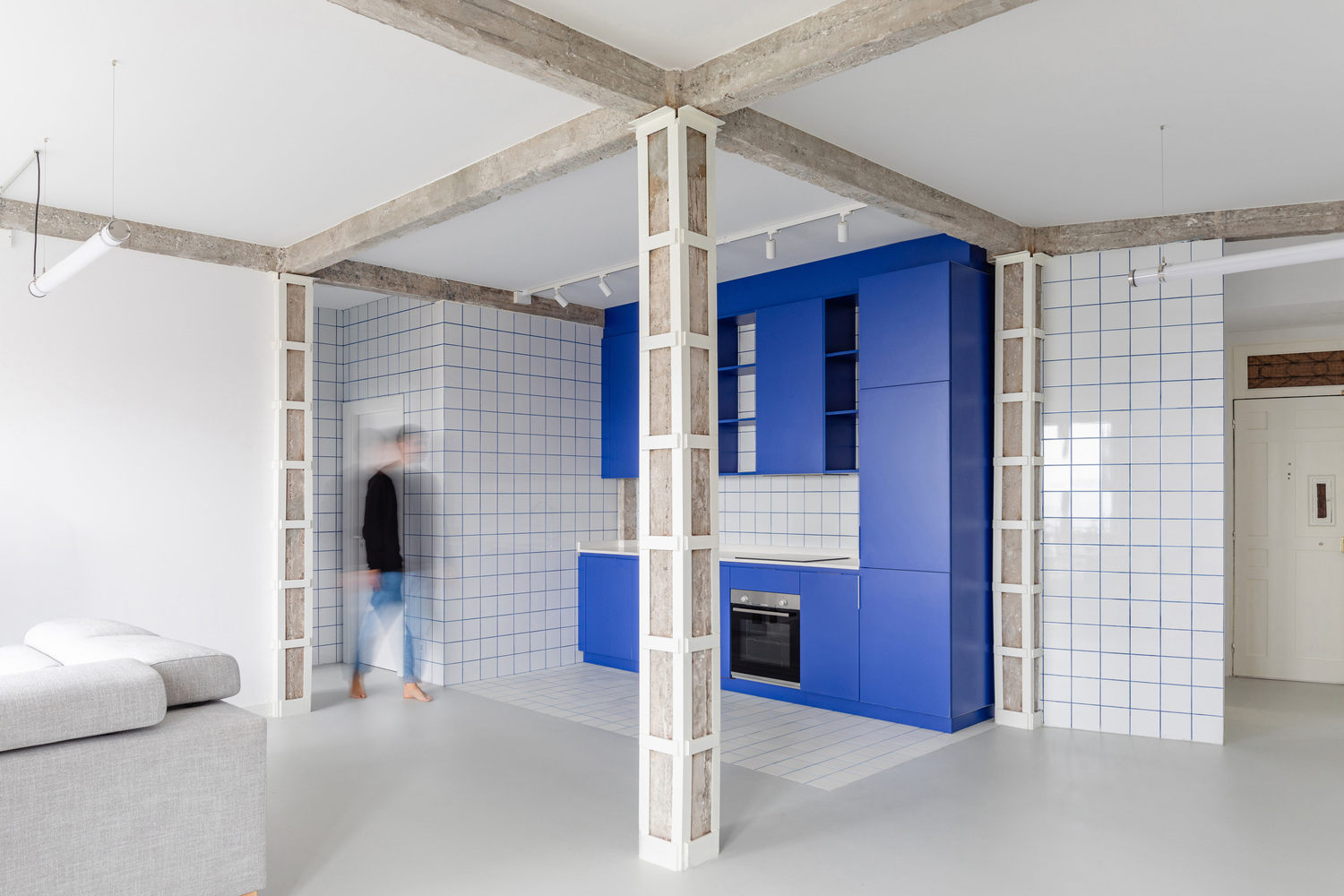 Eight mid-century home renovations that embrace contemporary details - Contemporary Apartment Renovation For Retirement Homes