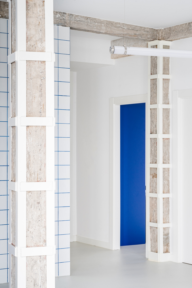 A closer look at Contemporary Apartment Renovation For Remote Work