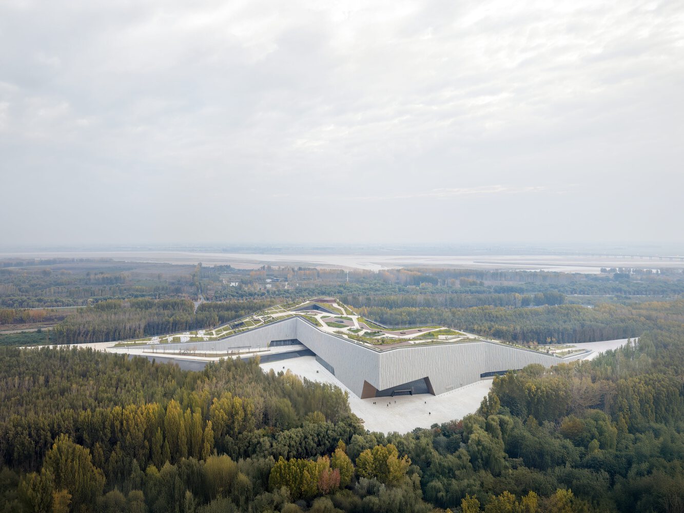 Yellow River National Museum Building and Park: Green Roof Museum  Architecture by gmp Architects | Architecture News, image size:1333x1000