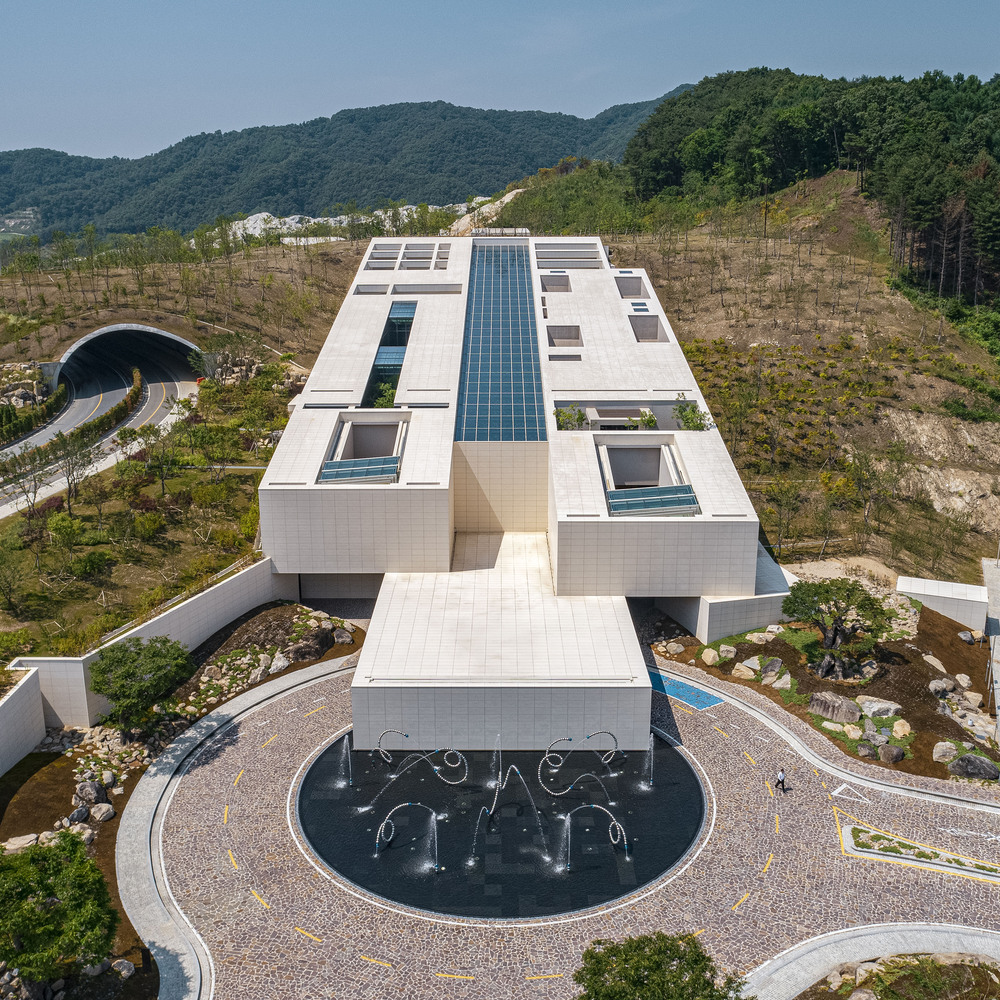 unieditorial2025-08-07T06-11-