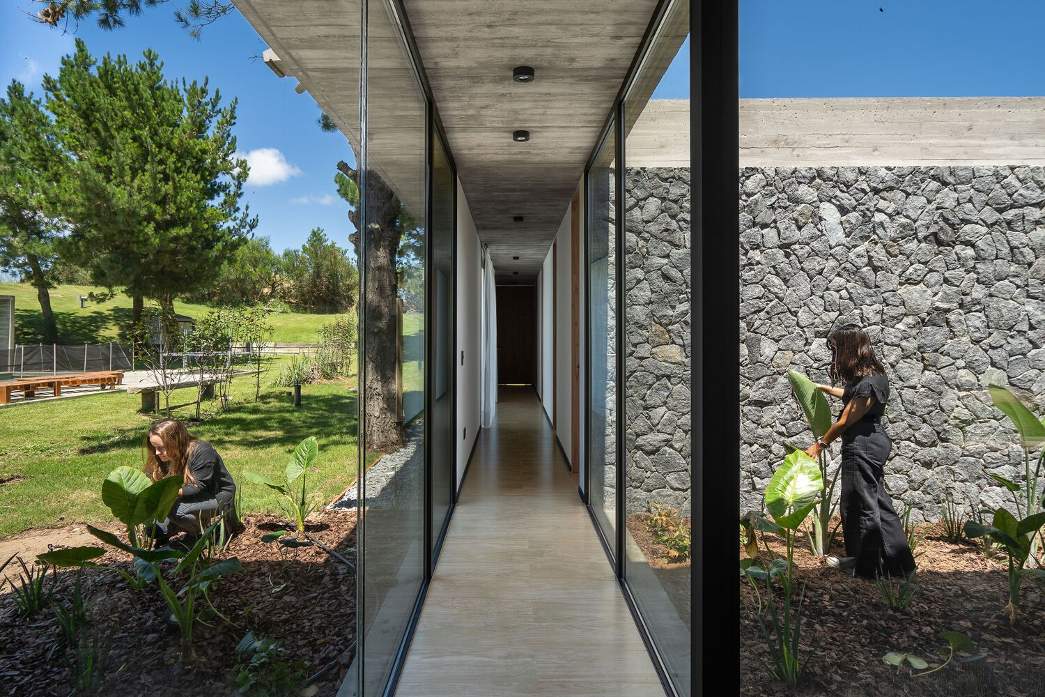 All photographs are works of Mariano Imperial