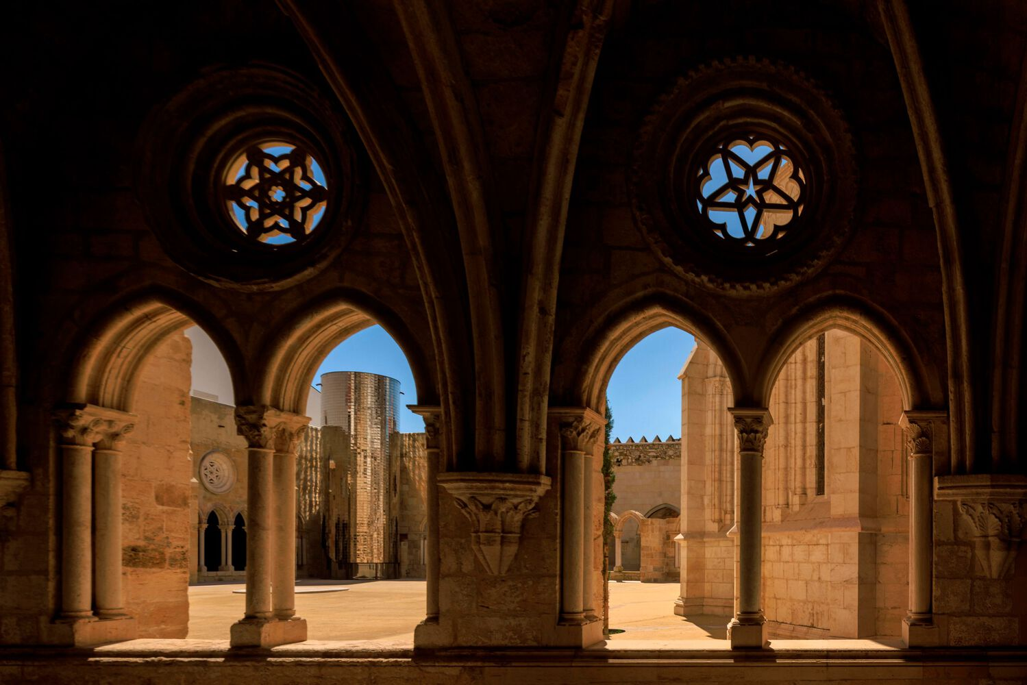 All photographs are works of Fernando Guerra | FG+SG