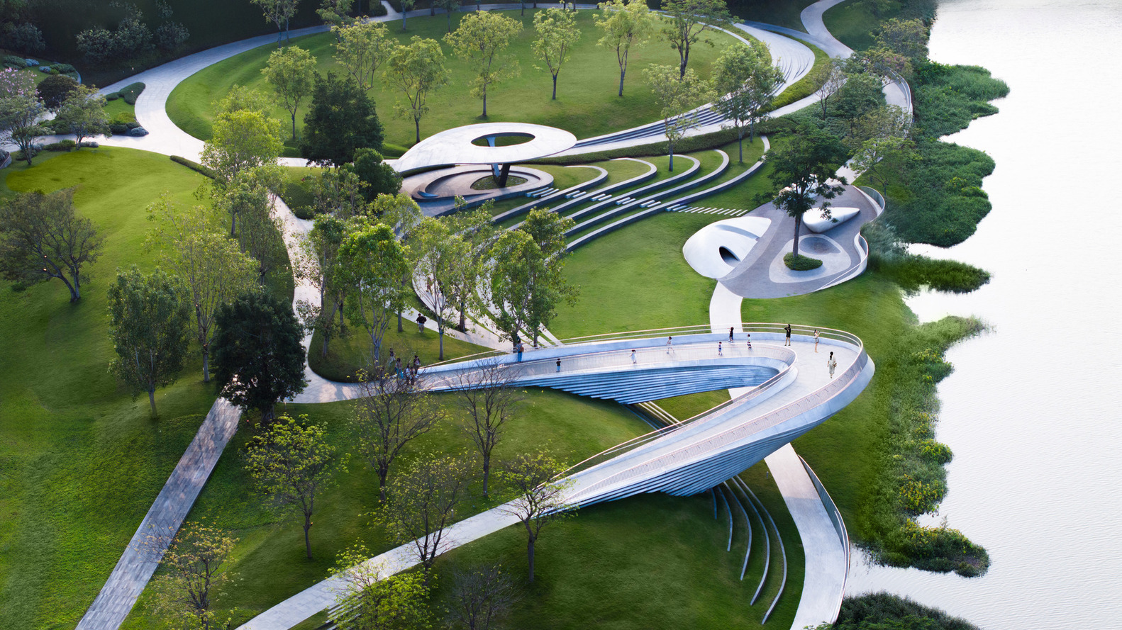 Pazhou South Waterfront Park: A Green Oasis in Guangzhou's Vibrant CBD