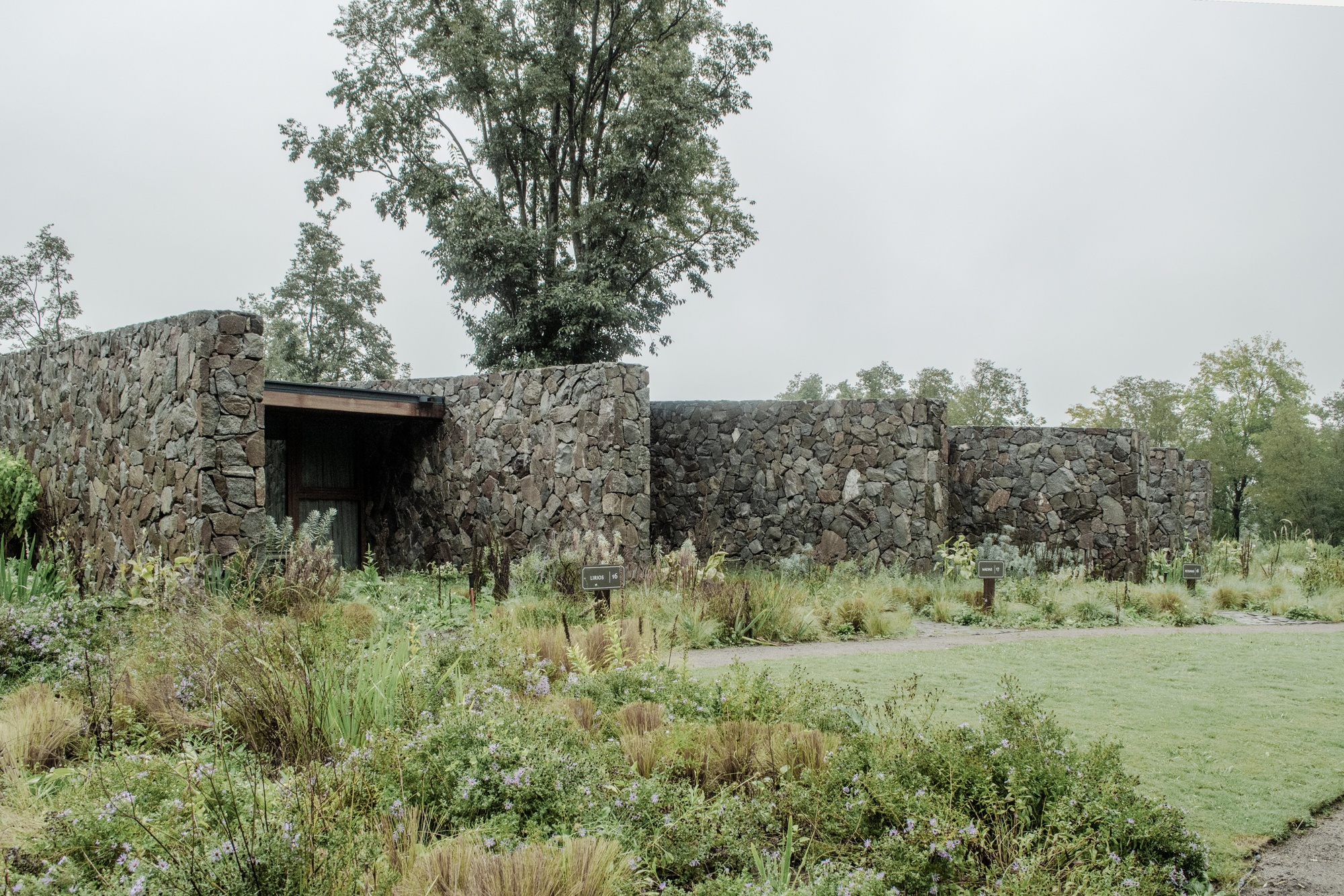 Between Stone Walls Suites