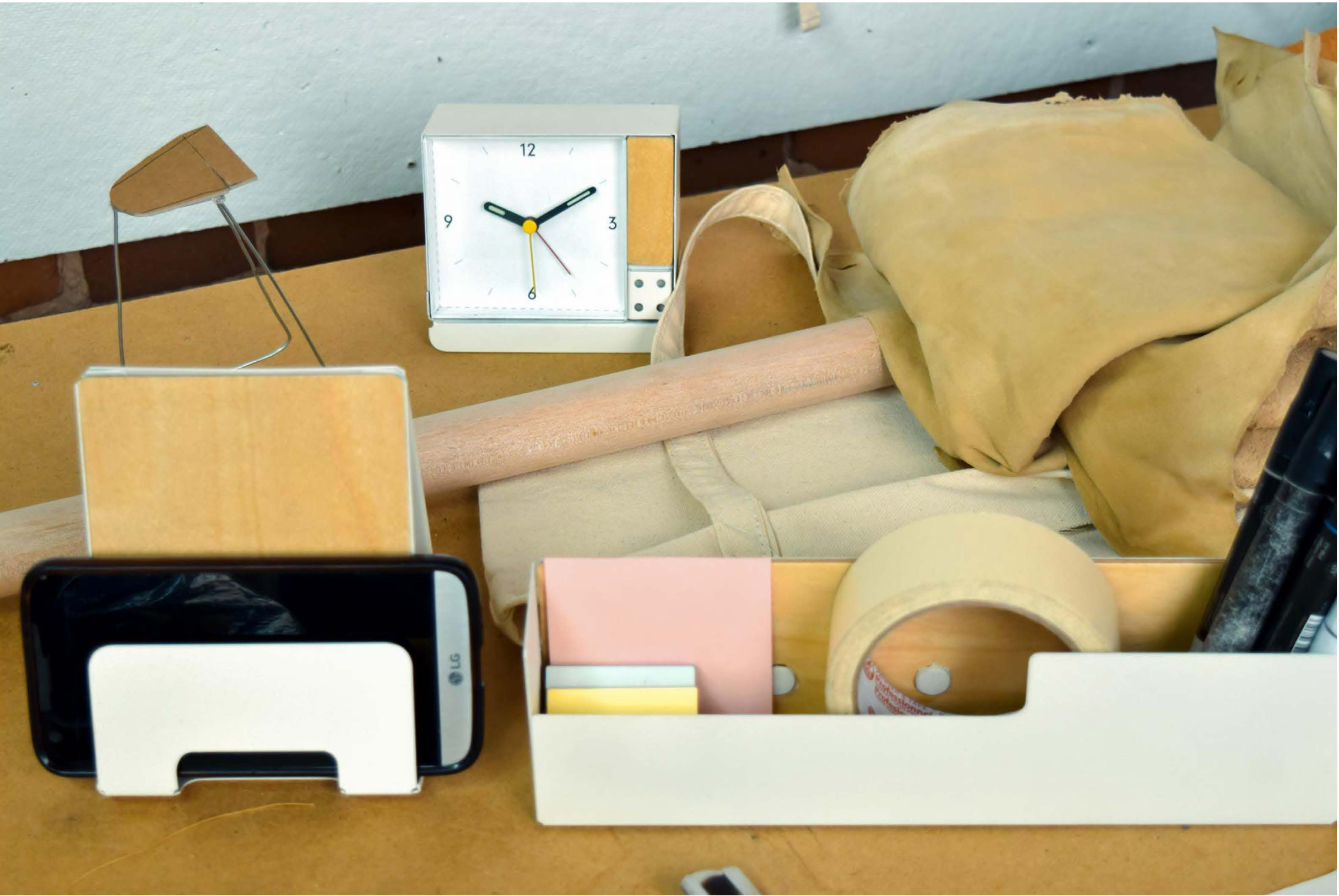 Utility components including magnet pegs, trays, and tasking boards.