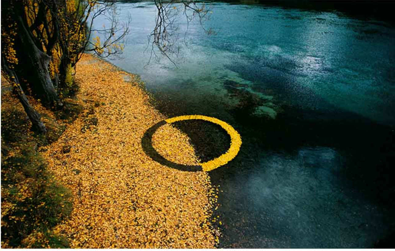 Ephemeral interventions in nature highlighting impermanence, cycles, and the poetic trace of human presence.