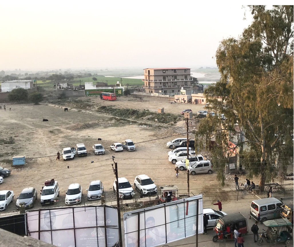 Unregulated riverfront edges and vacant lands reflecting infrastructural gaps and the need for strategic urban intervention.