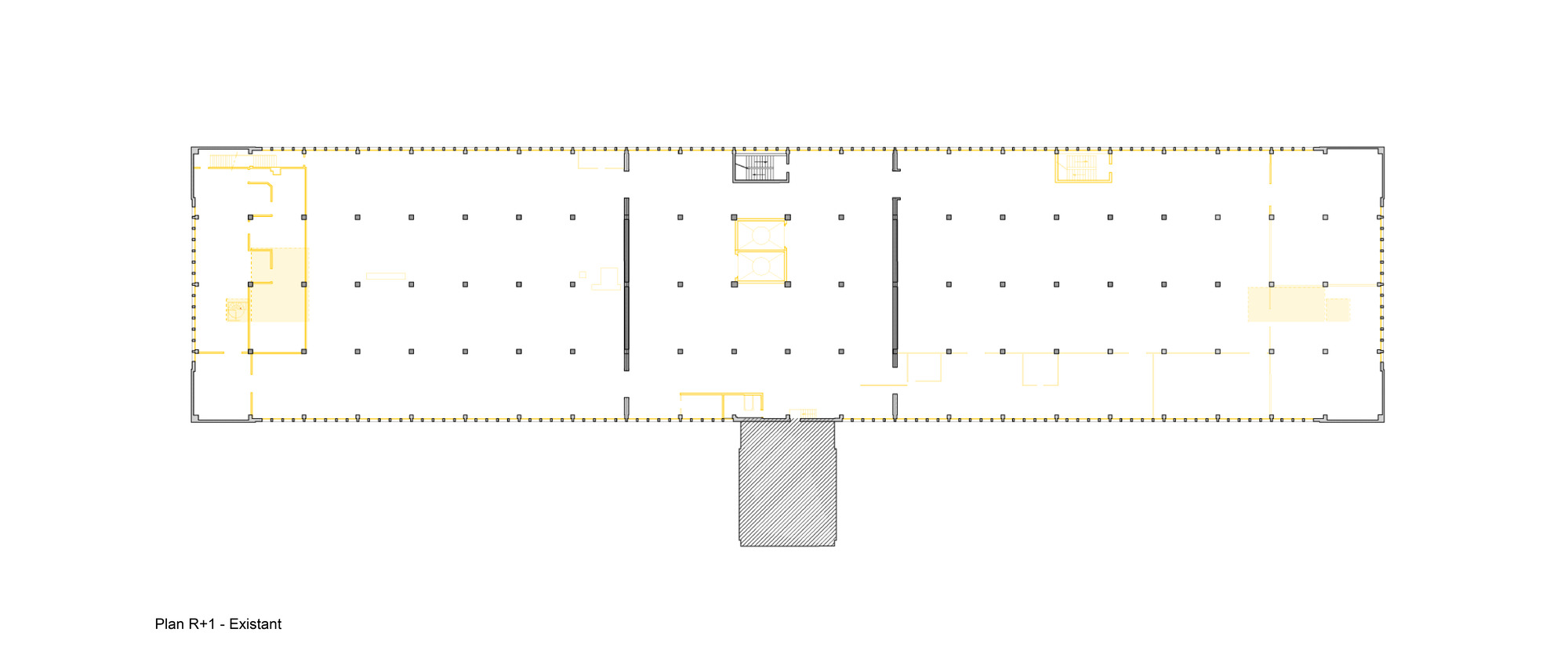 Floor plan of a long rectangular hall with columns and corner zones highlighted in yellow
