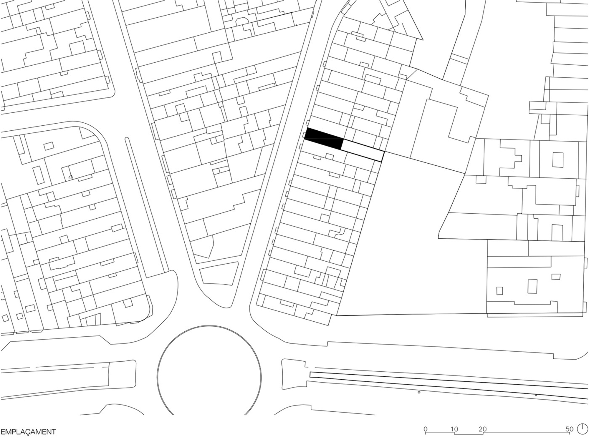 Site plan drawing showing a narrow infill plot highlighted in black among rows of urban blocks
