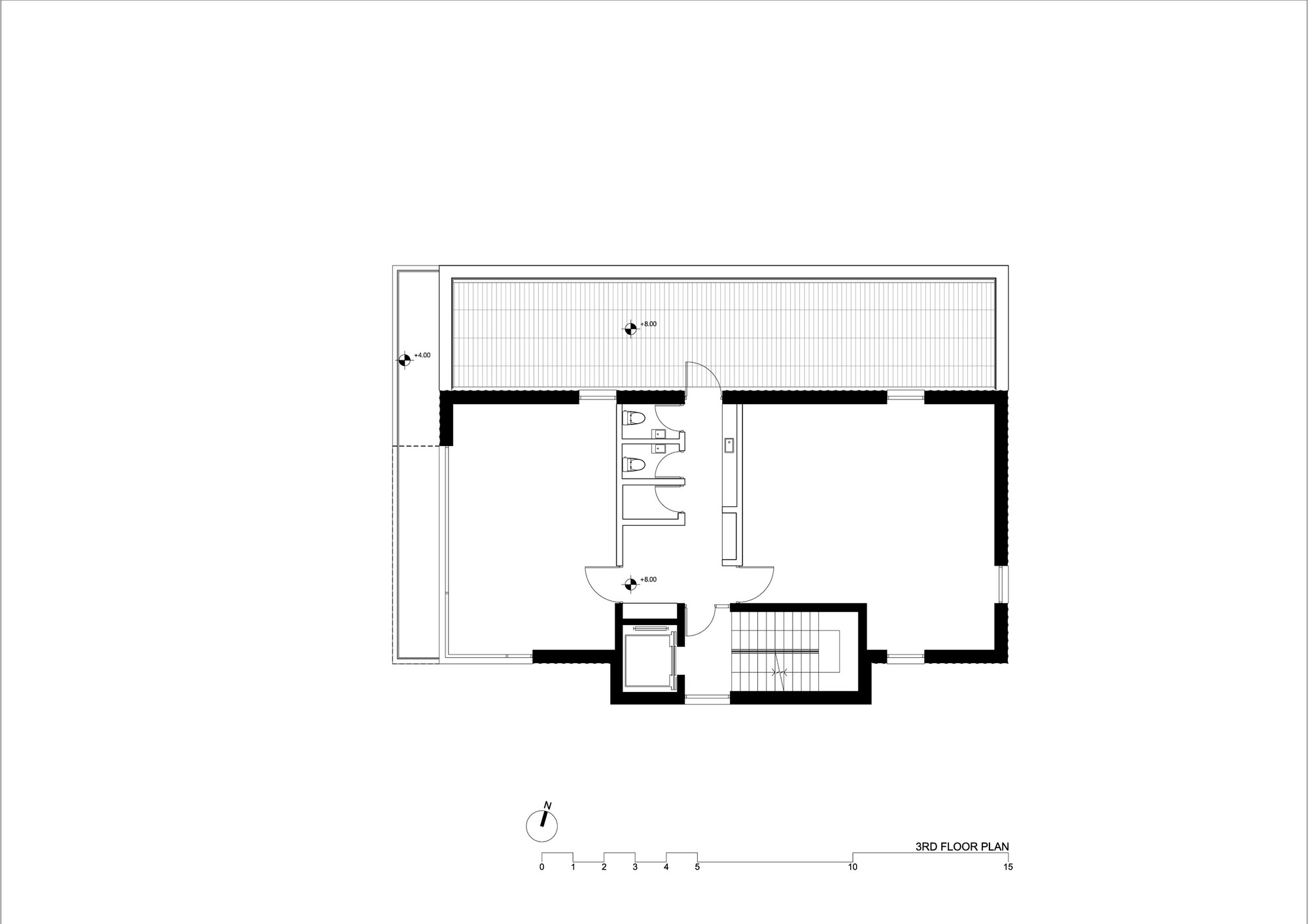 Third floor plan showing bedroom layout with central bathroom and deck access
