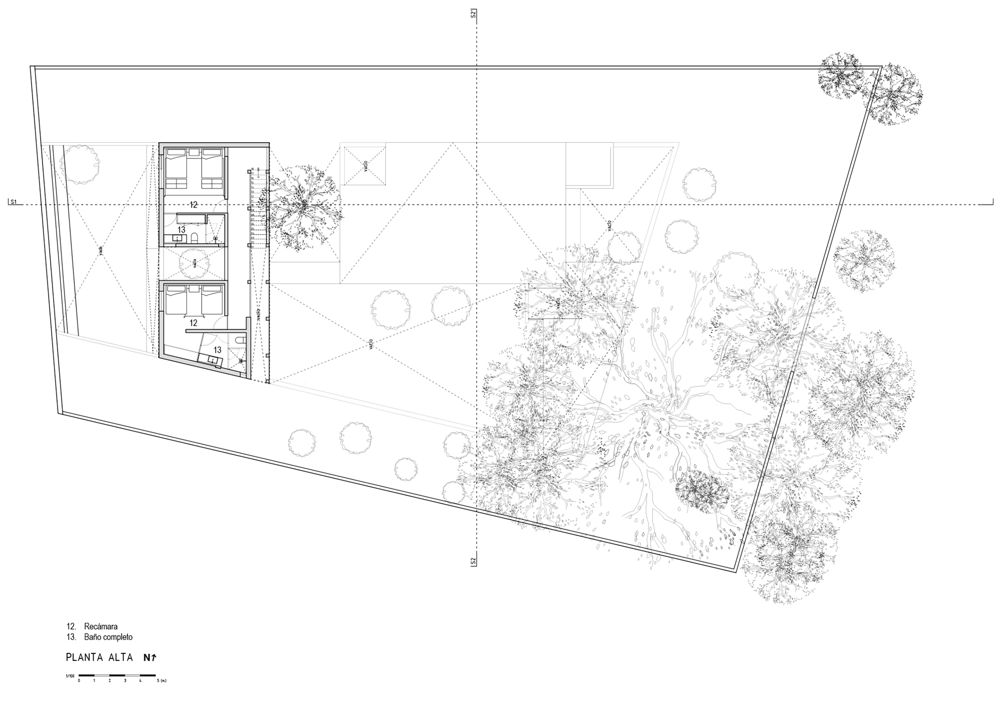 Site plan drawing showing a compact building volume with interior rooms and an expansive garden with trees