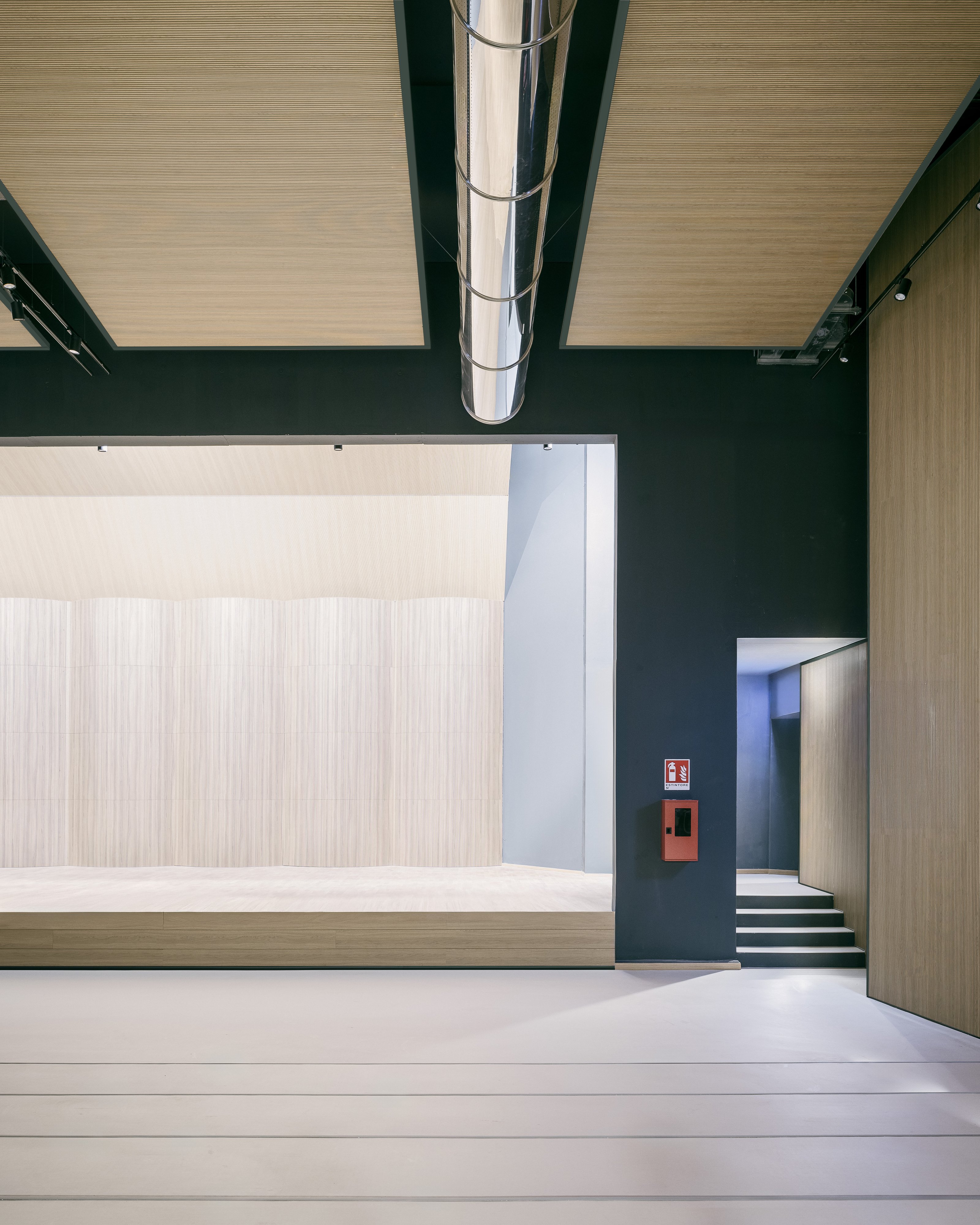 The auditorium, designed for music, rehearsals, performances and community gatherings. Photo © Aldo Amoretti
