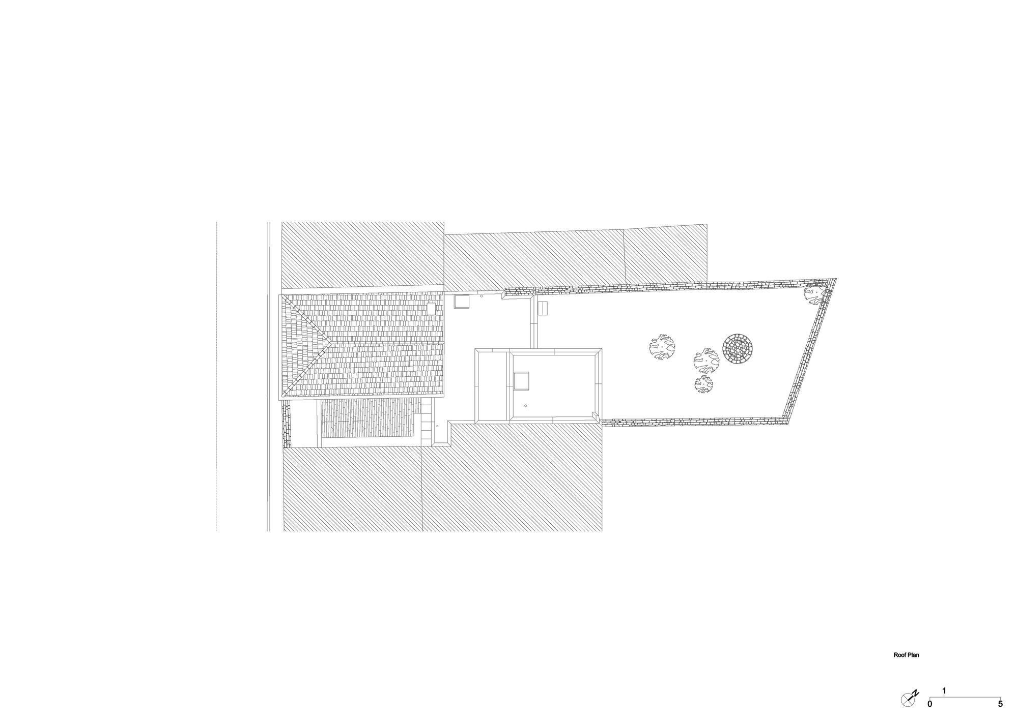 Roof plan drawing showing the hipped tile roof, a flat roof with a skylight and a stone-walled garden with three trees