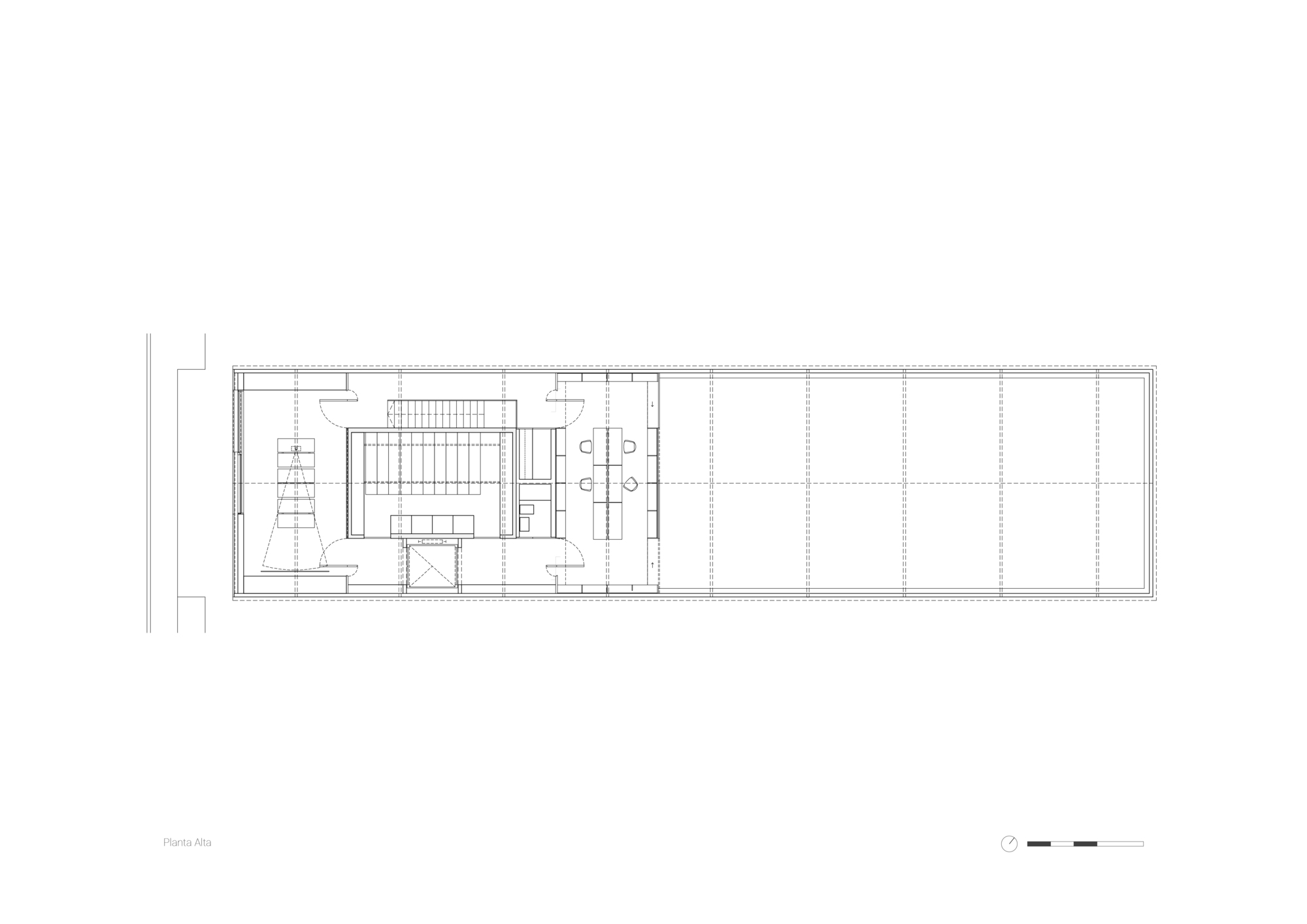 Upper floor plan drawing of the long rectangular volume with a central core, desk rows and a dashed structural grid across the open bay