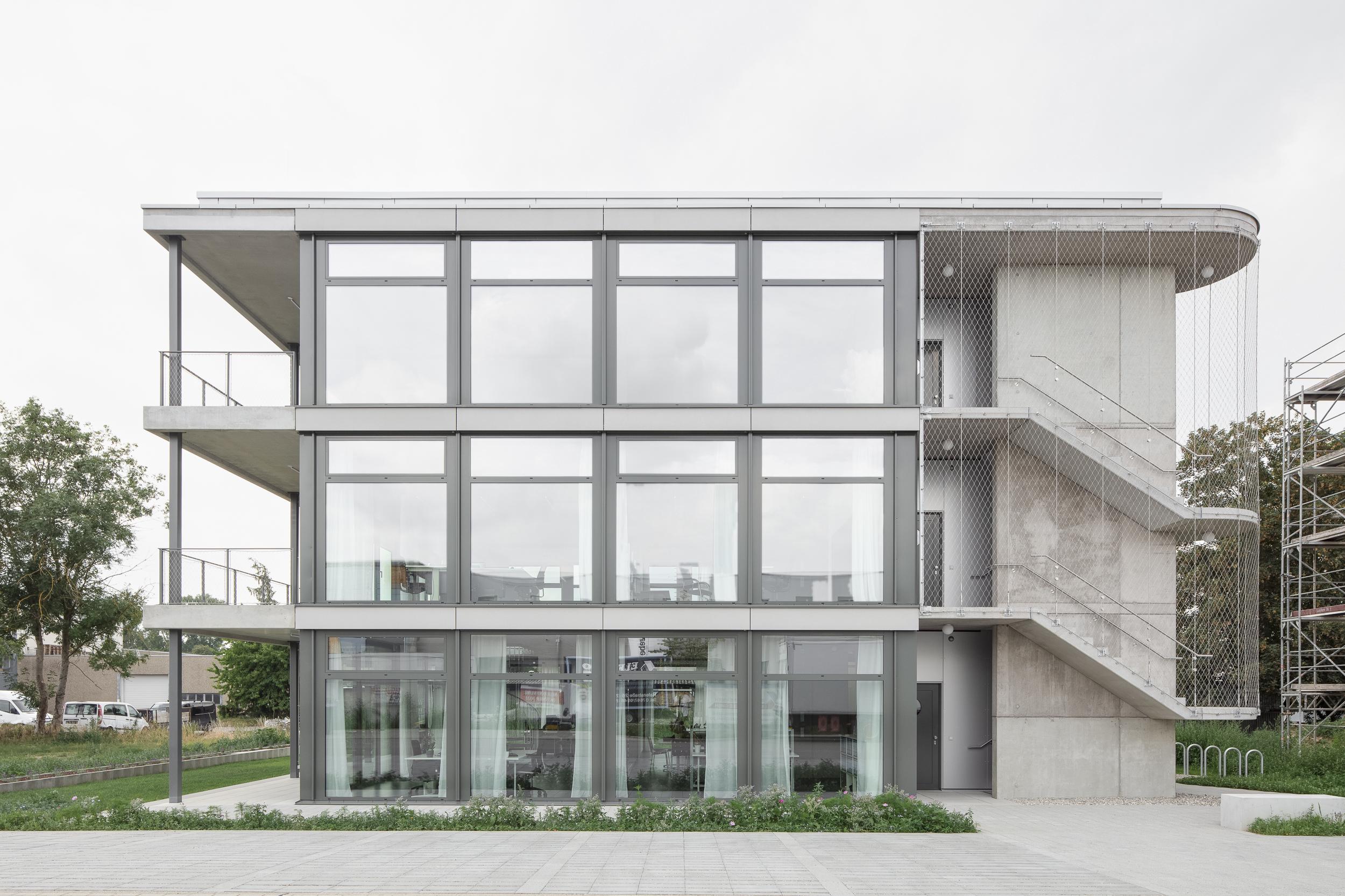 MAKERS OF CONTEMPORARY ARCHITECTURE by [Johnson, Philip