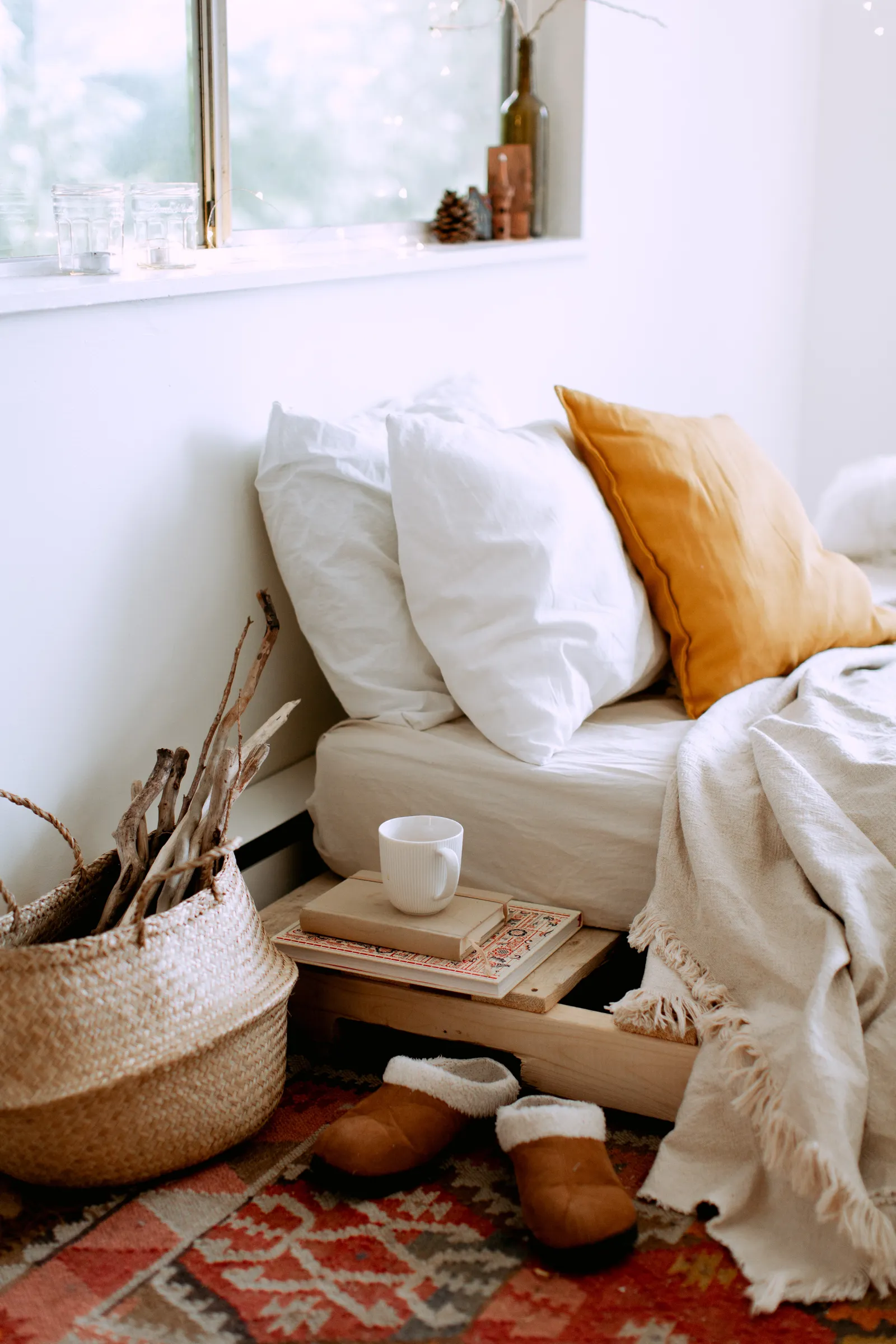 Feng Shui discourages storing things under your bed. Tatiana Syrikova / Pexels