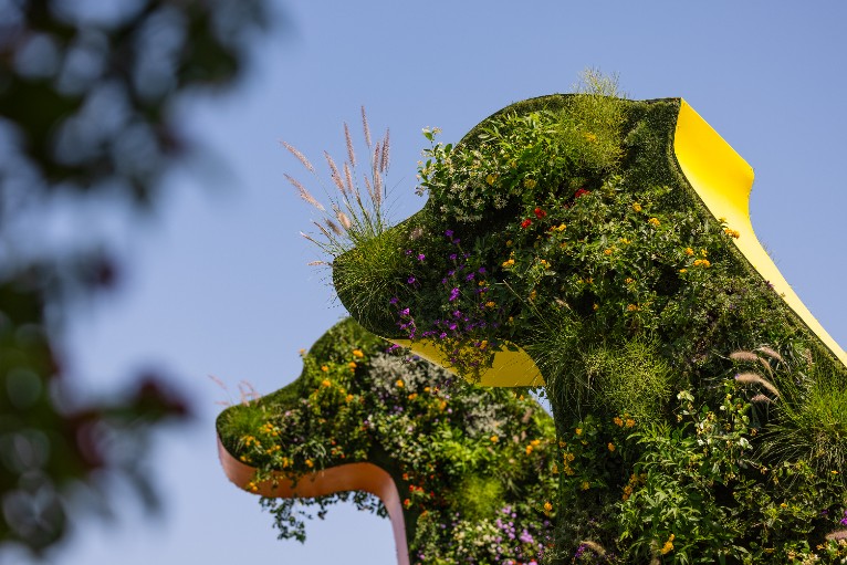 Mutts by Oana Stănescu, photo by Lance Gerber, courtesy Coachella Valley Music and Arts Festival.