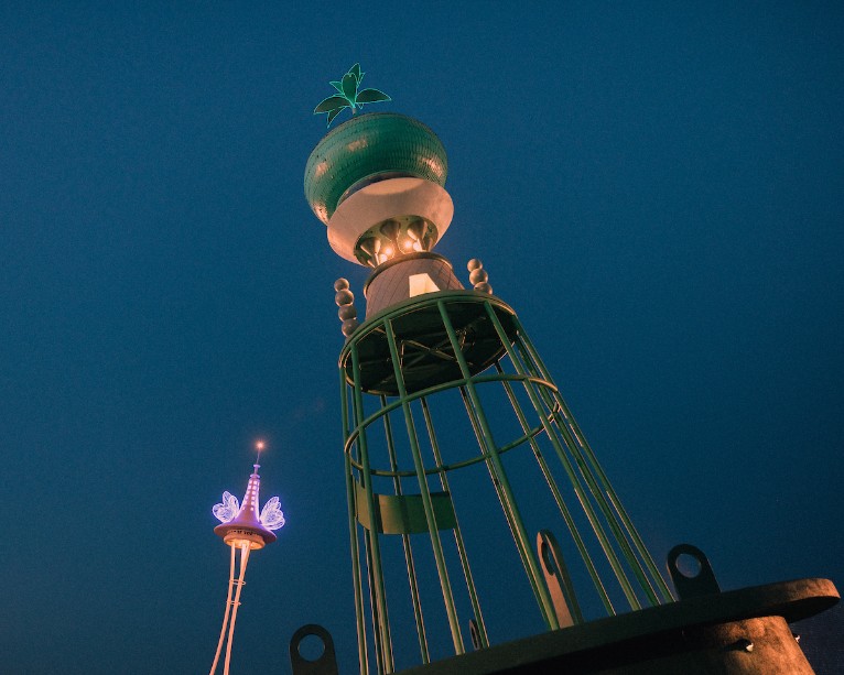 Buoyed by Kiki Van Eijk, photo by Lance Gerber, courtesy Coachella Valley Music and Arts Festival.