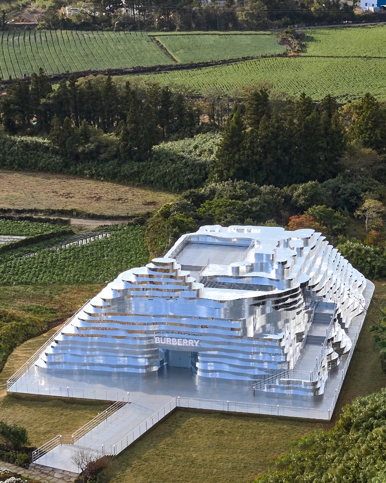 Courtesy © Burberry