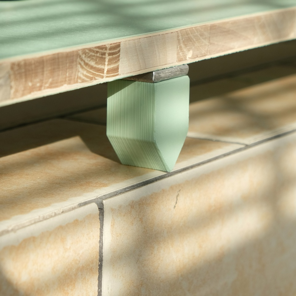 Detail of studio island platform © Houshi Architecture