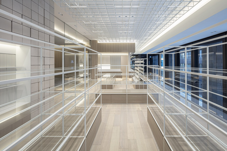 Display stand © Satoshi Asakawa