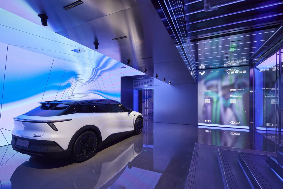 Display area at the entrance © Charlie Xia