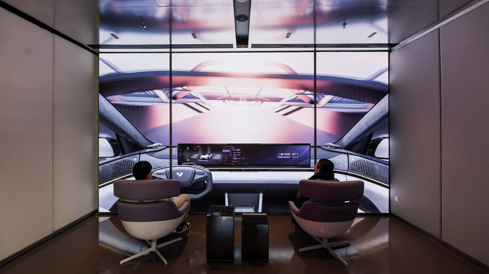 The experiential zone with modular digital fixture © Charlie Xia