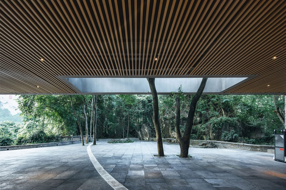 Entrance to the scenic area © Wang Ziling