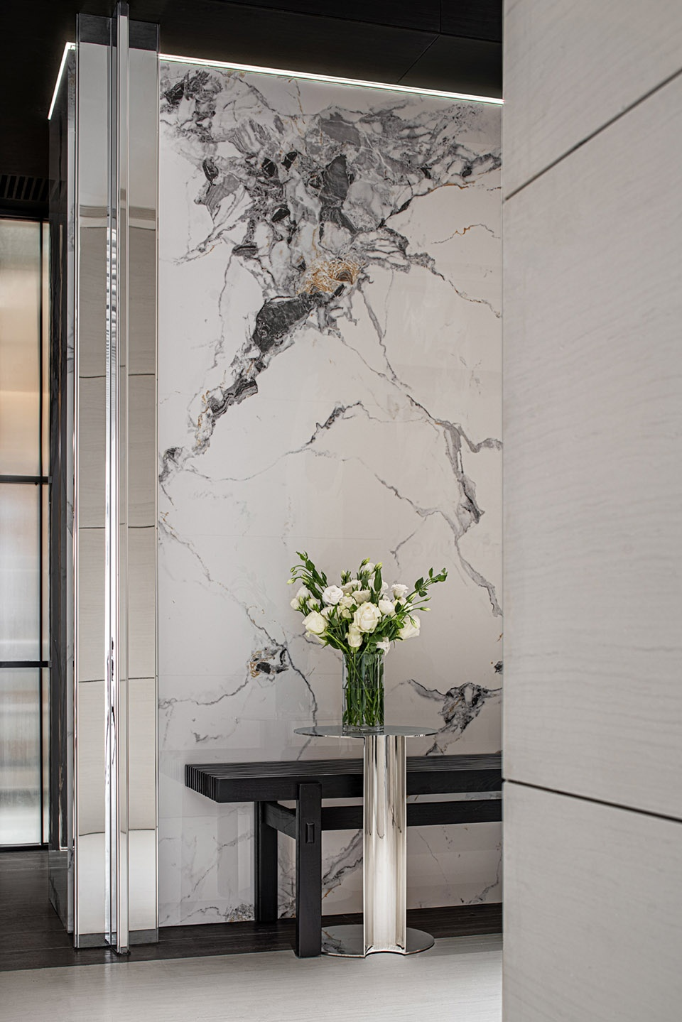 Part of the second-floor corridor © WYAP Image