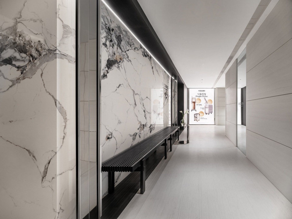 Rest area in the corridor © WYAP Image 