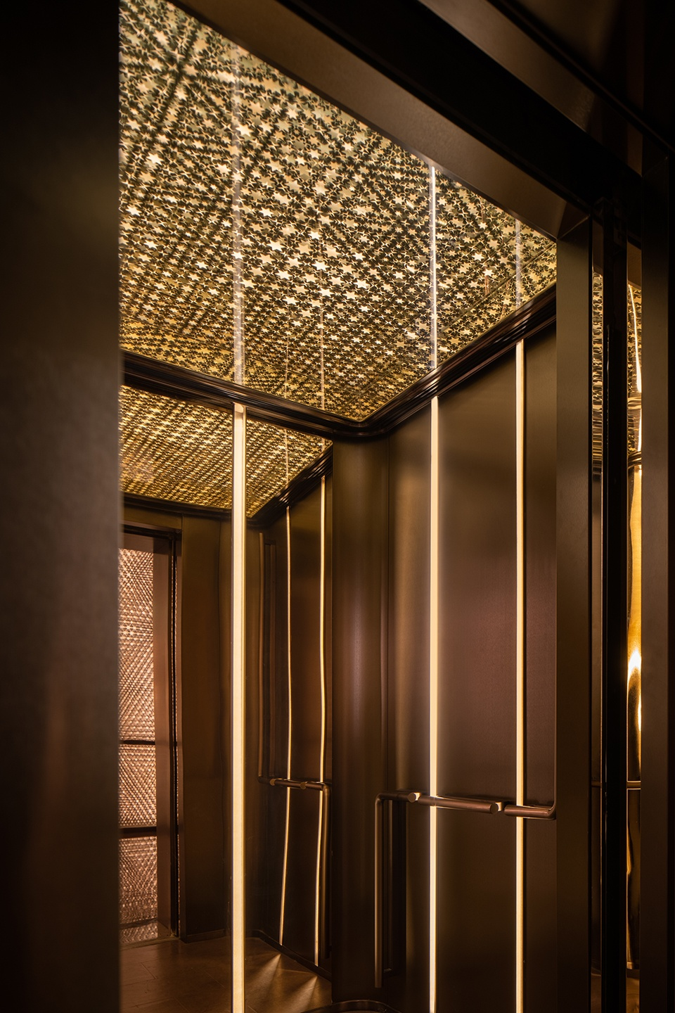 Elevator ©Wu Jianquan