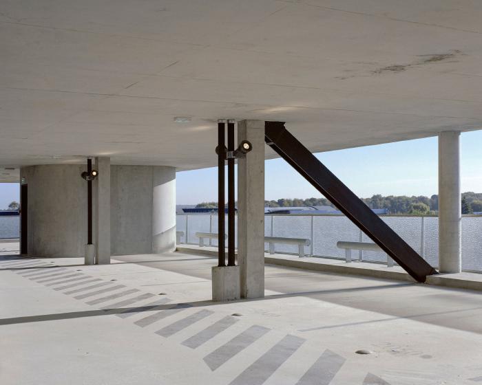 @BRUTHER © MAXIME DELVAUX