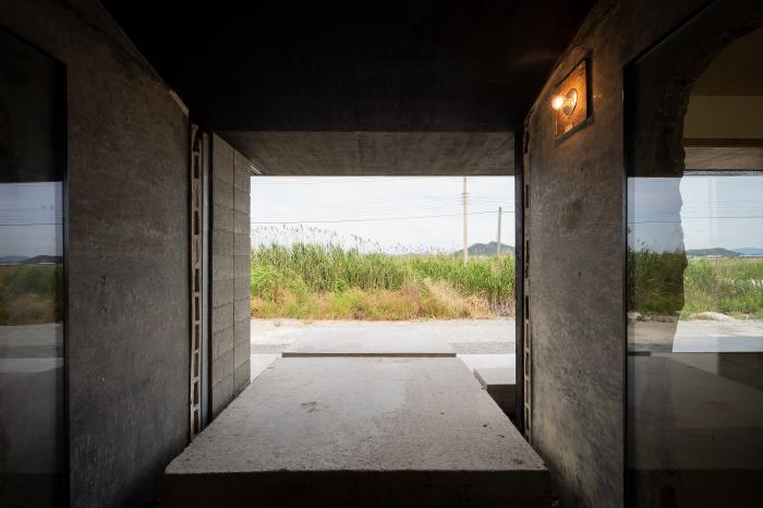 @TCA (THE CONCRETE ABSTRACT)