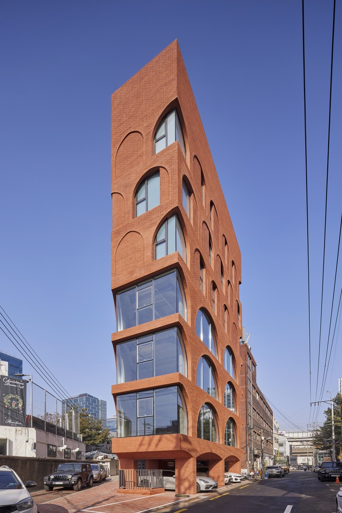 Innovative Mixed-Use Architecture: The Fillome Building by SOSU ...