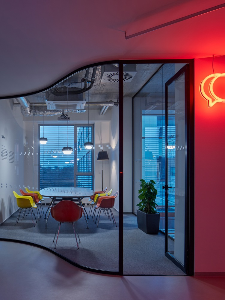 洋書 Innovative Office Design An Innovative Office Design – NKY